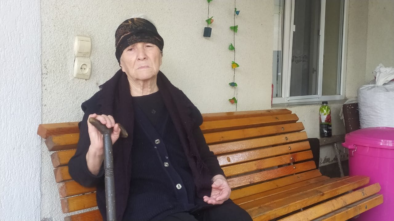 ქუთაისში 83 წლის ქალს უმტკიცებენ, რომ გარდაცვლილია და პენსიას არ აძლევენ