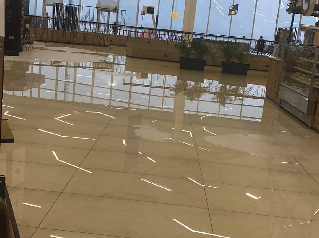 ძლიერი წვიმის შედეგად ქუთაისის აეროპორტი დაიტბორა