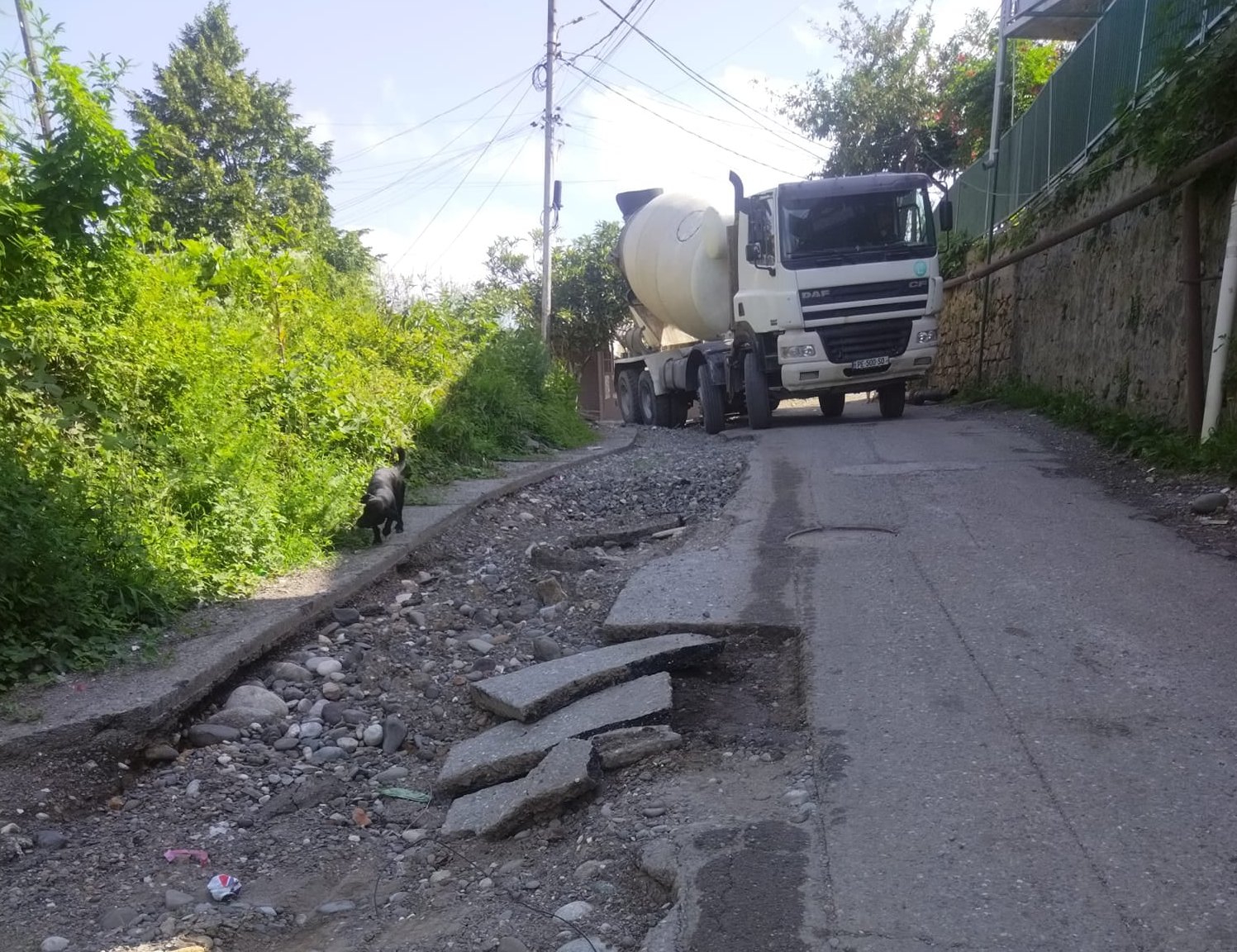 ქუთაისში, დები იშხნელების ქუჩაზე მცხოვრებლები დახმარებას ითხოვენ