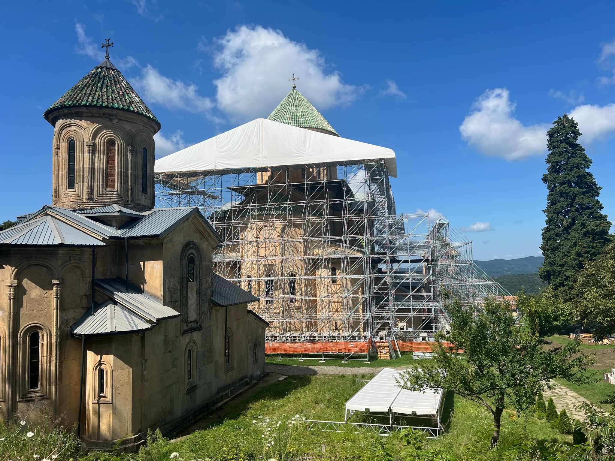 გელათის რეაბილიტაციის კომიტეტი განცხადებას ავრცელებს