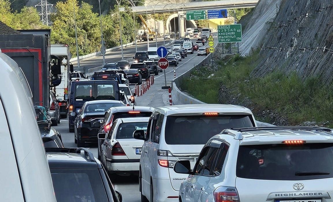 ავტოსაგზაო შემთხვევა რიკოთის საავტომობილო გზაზე – დაშავებულია სამი ადამიანი