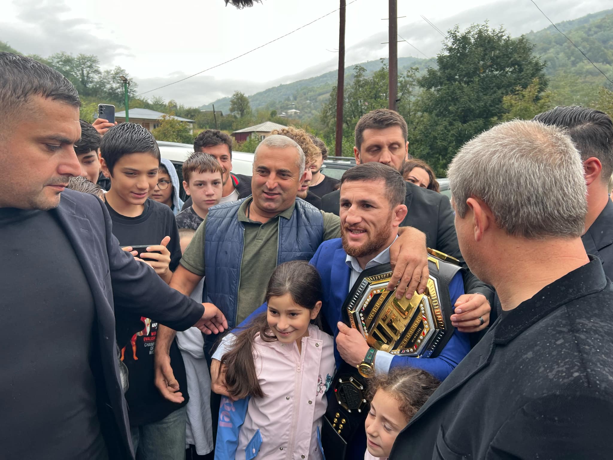 მერაბ დვალიშვილი ვანში, მშობლიურ სოფელში ჩავიდა